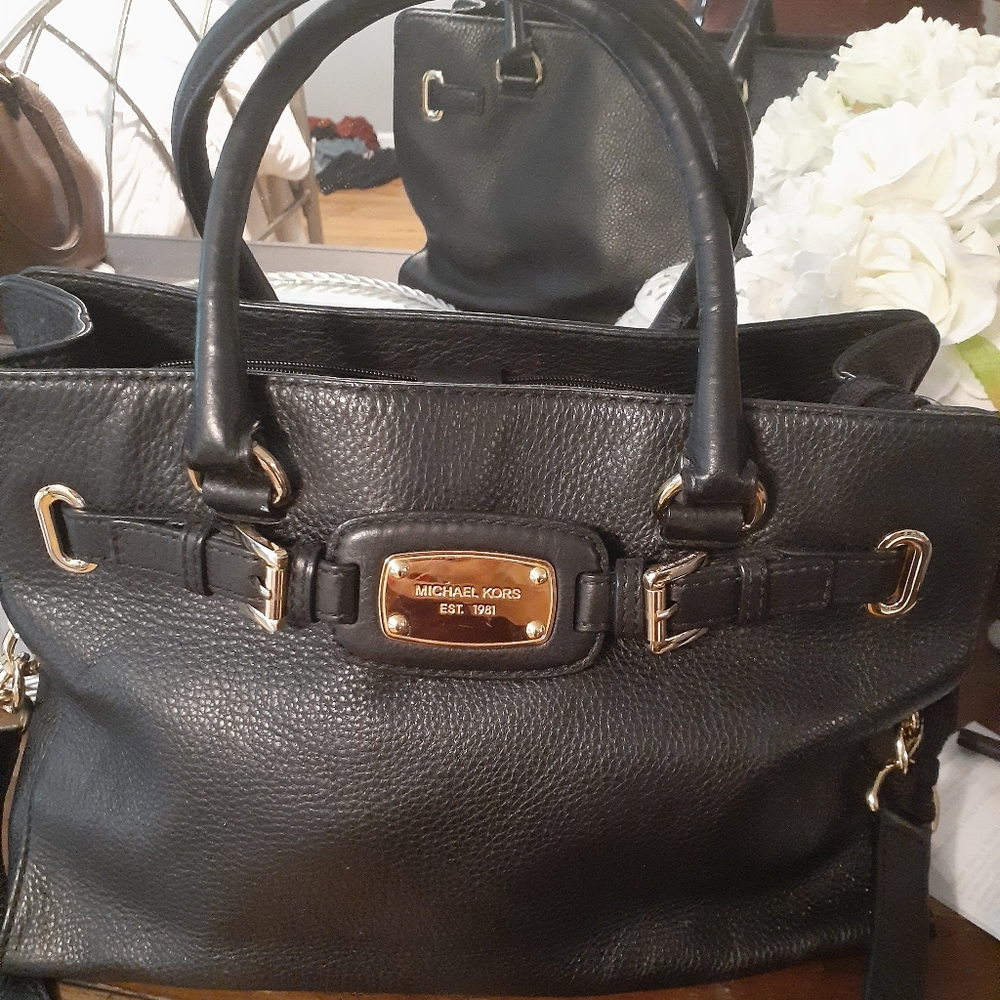 SOLD....Michael kors Hamilton listed 6/12/2020